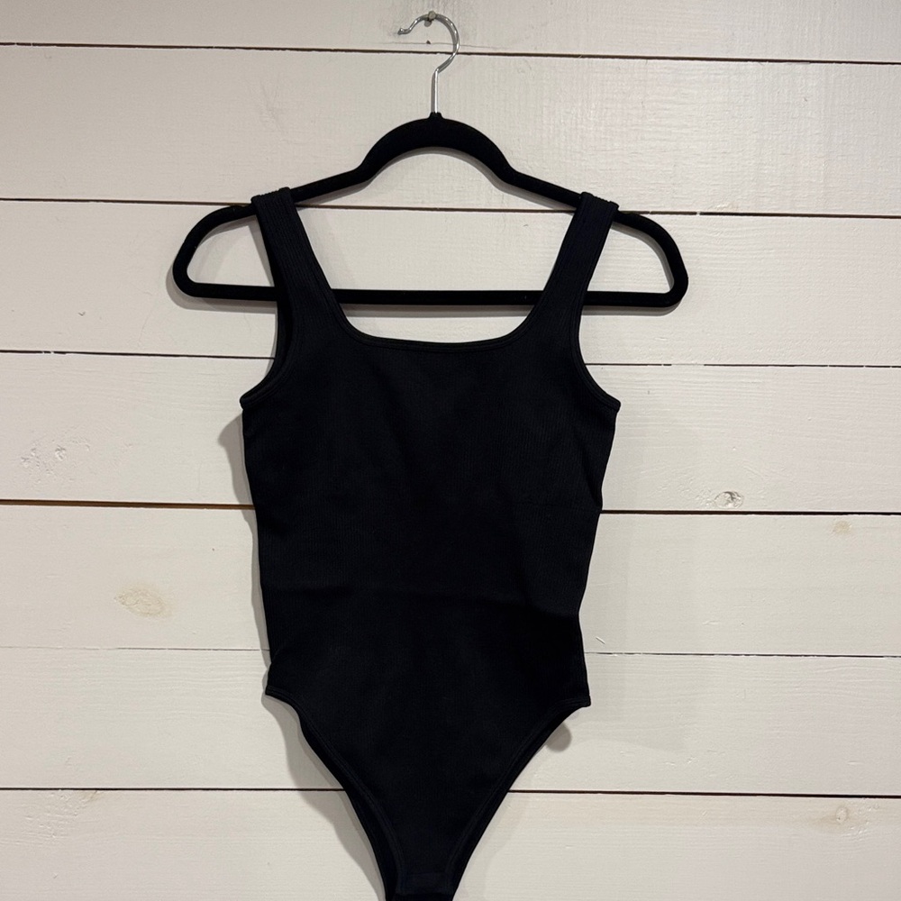 OQQ Black Sleeveless Bodysuit